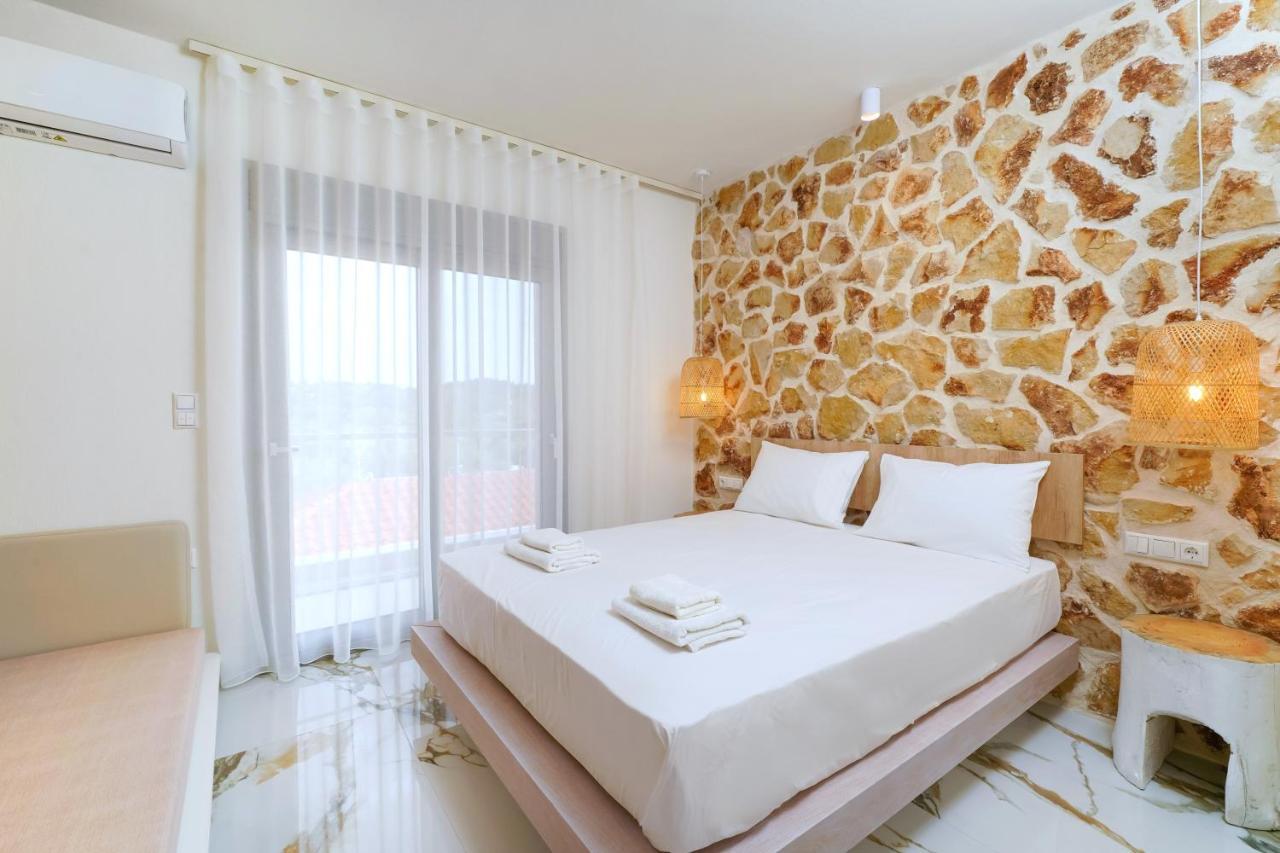 Athina Palace Luxurious Appartments Potos Exterior photo